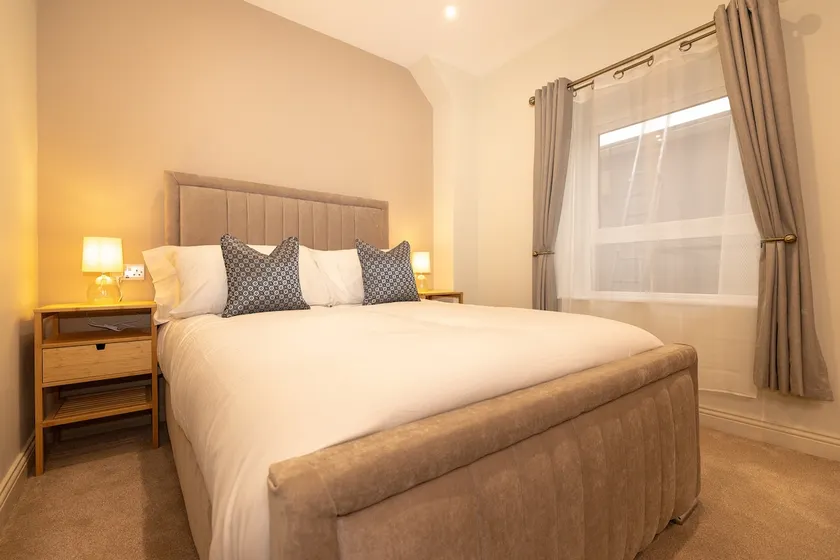 One Bed - Midtown Apartments - Self-Catering - Image 1