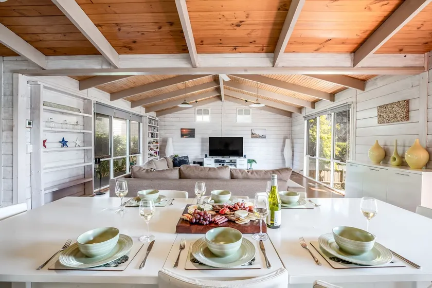 Ocean Belle- 100 m from the Beach - Dog friendly - Image 1
