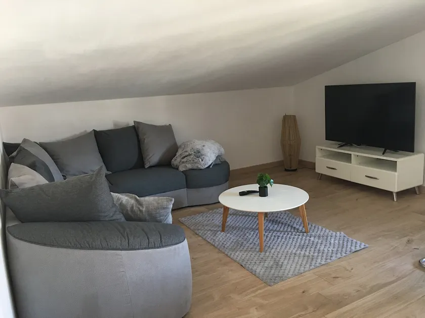 Le Sapin Bleu Apartment - Image 1