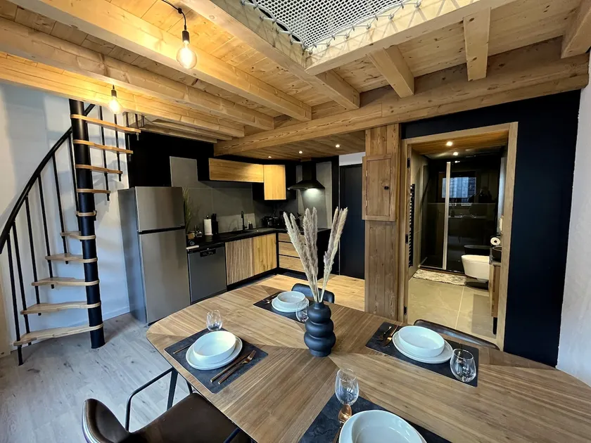 Black & Wood - Image 1