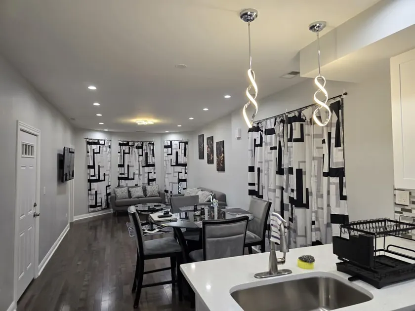 Babrm luxury apartment - Image 1