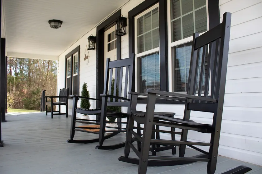 Farmhouse on the foothills! - Image 1