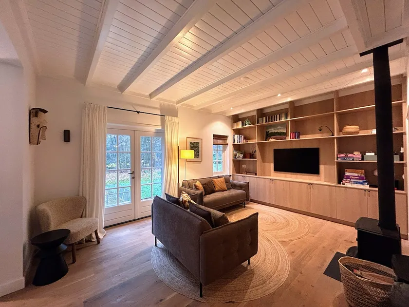 Detached holiday home in the middle of the forest - Image 1
