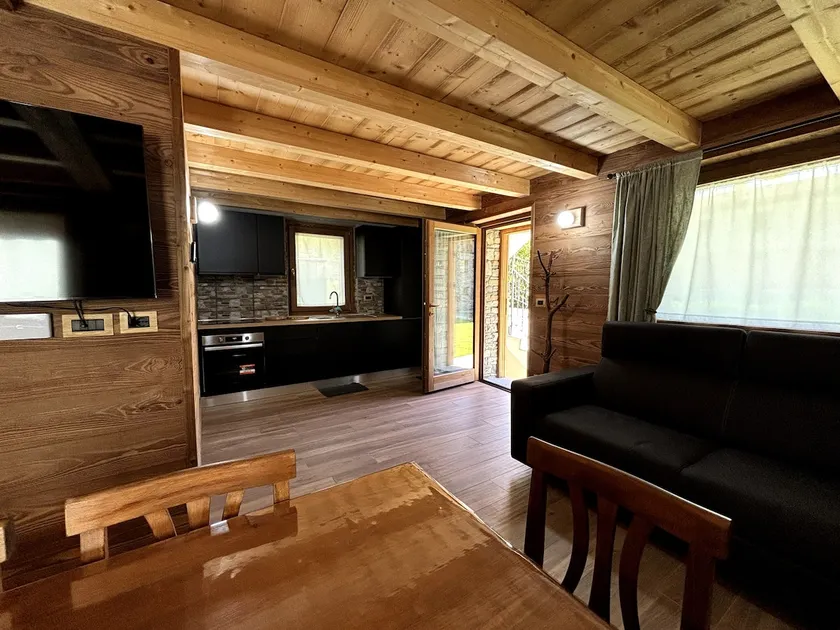 Enrico's Maison - Image 1
