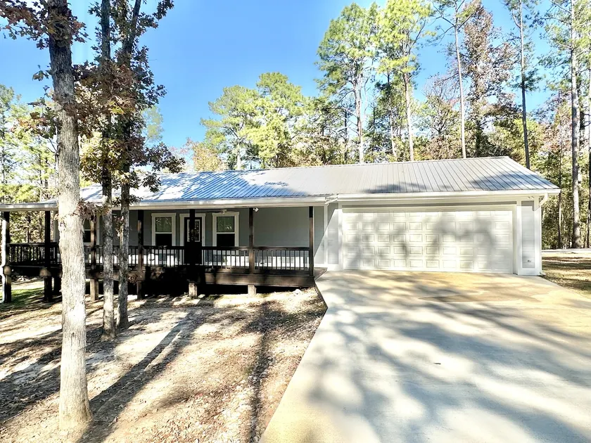 Victoria Fishing Haven; pull-through garage! - Image 1