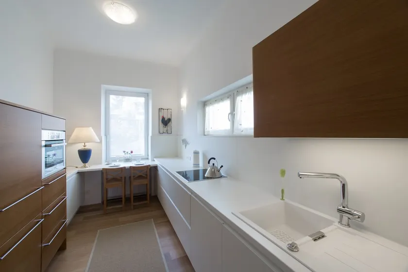 A gem in a Wilhelminian-style apartment building - Image 1