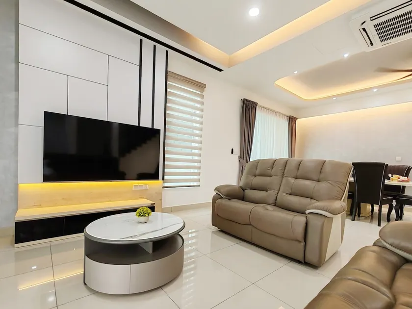 Ipoh Klebang Semi-D 4BR+ Workspaces For 9-12 Pax - Image 1