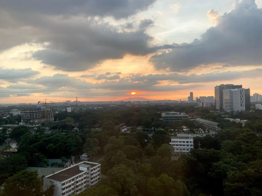1BR Condo Near Venice Canal & BGC with Great View - 20k - Image 1