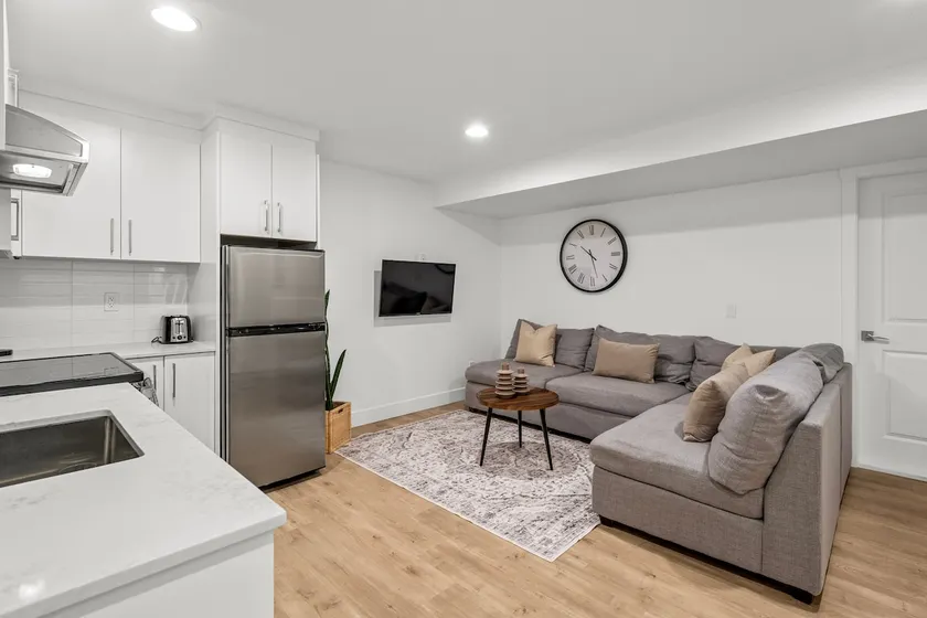 Elegant Two-Bedroom Retreat - Image 1