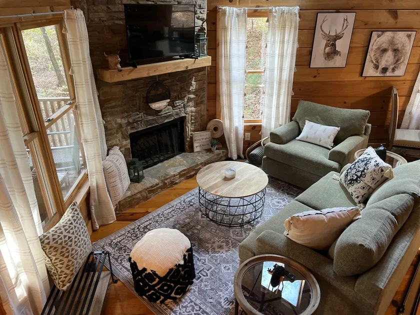 Cozy Creekside Cabin - Image 1