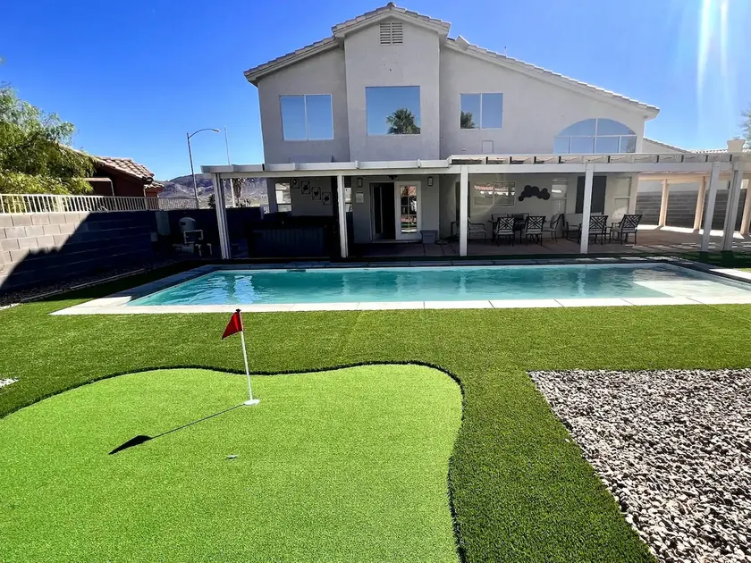 Spacious 4BD-RV Parking, Pool, Golf, and More! - Image 1