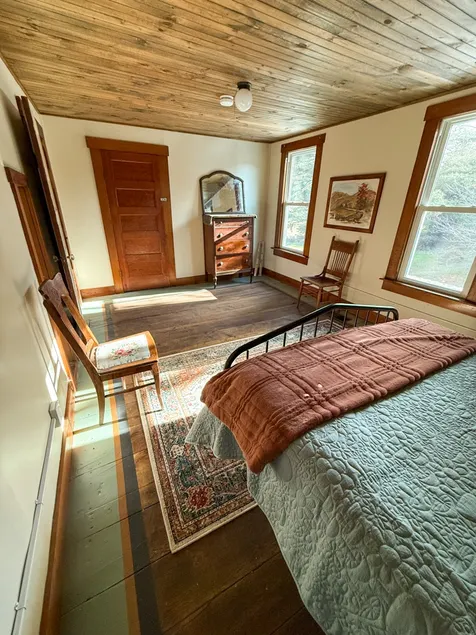 Spacious 4 bdr near Burke Bike Kingdom Trails - Image 1