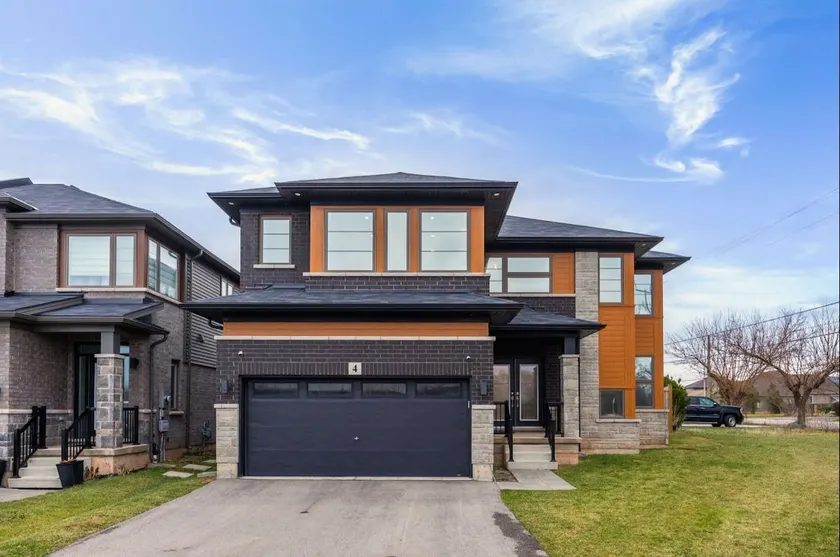 The Escarpment- 4BR Home Near Niagara & Toronto! - Image 1