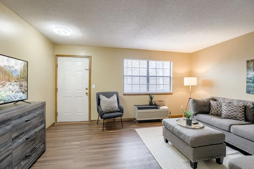 Aviator 1BR Easy Access Stay w/ Soccer Match Vibes - Image 1