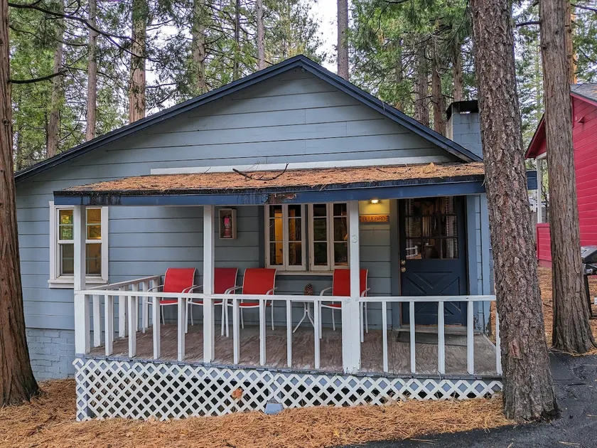 Bluebird at Bluebird Cottage Inn - Image 1