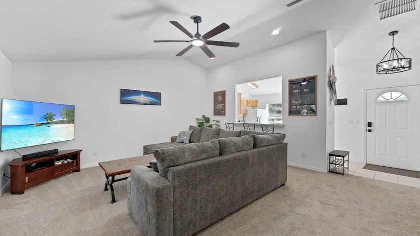 Modern Condo, sleeps 9 w/garage - Image 1