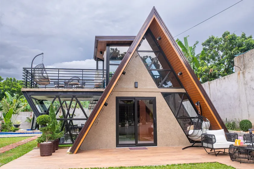 A Skylight Cabin - Image 1