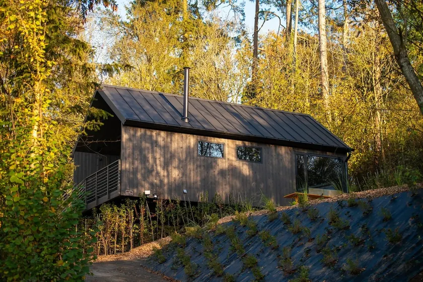 Inarden Yellowstone Cabin - Image 1