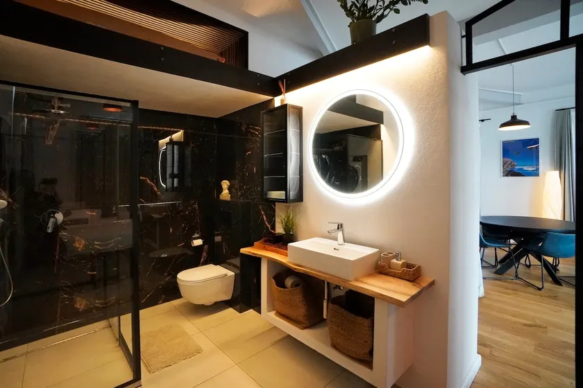 Loft Leo - Image 1