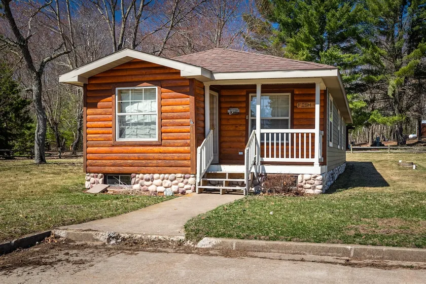 The Fish Cabin - Image 1