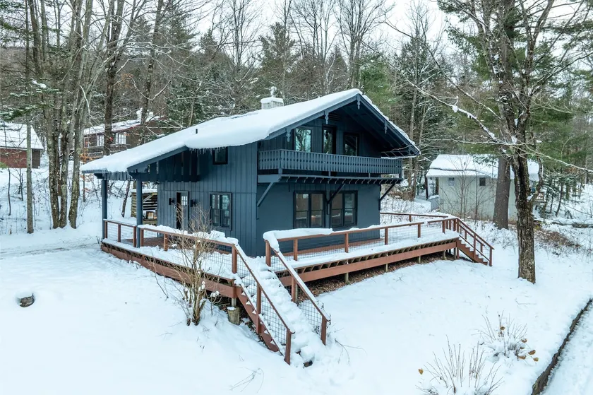 Modern Chalet: Magic Mountain - Image 1