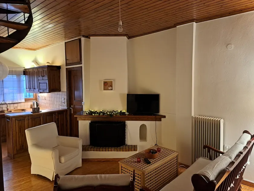 Kato Platanos' House - Image 1