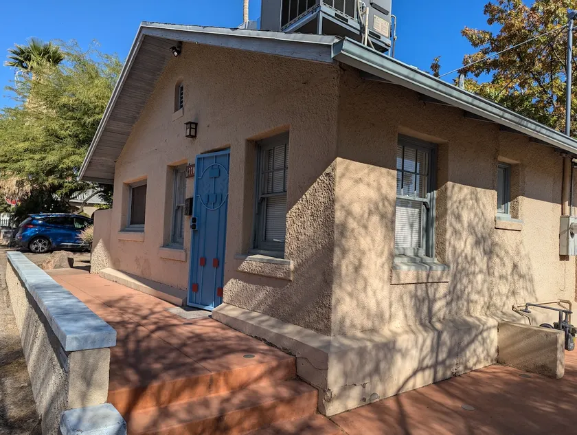 Little House near 4th - Image 1