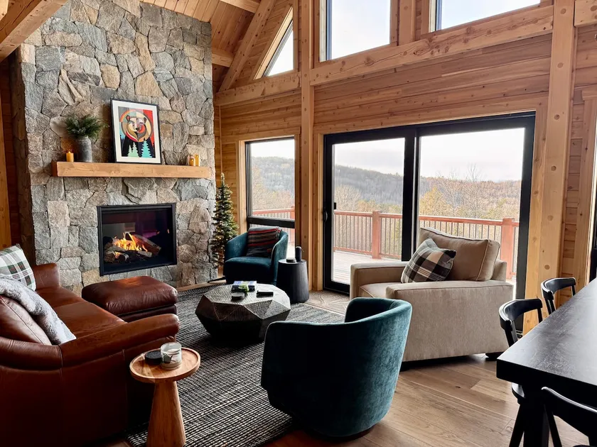 Luxury Log Cabin w/View | Spa Baths + AC - Image 1