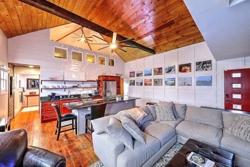 Relaxing retreat in the village - Image 1