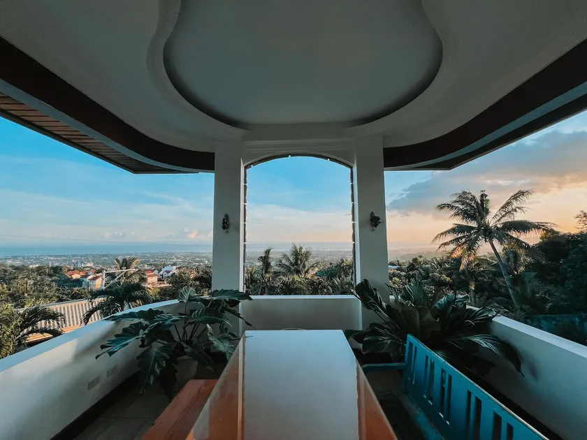 Casa Vista by Hooga Home Bungalow Guest House - Image 1