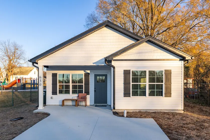 Bright & Beautiful 3-Bedroom Home | Near Downtown - Image 1