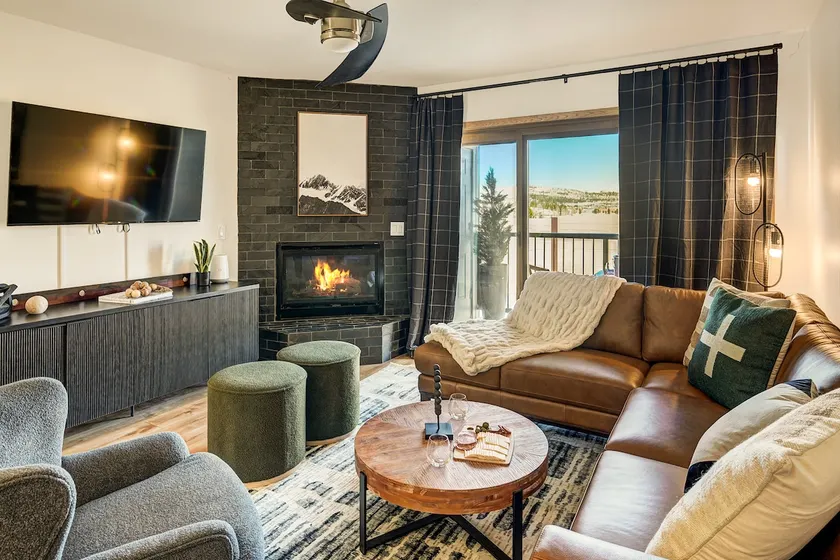 Walk to Frisco Private Sauna-Beautiful Design 4Bed - Image 1