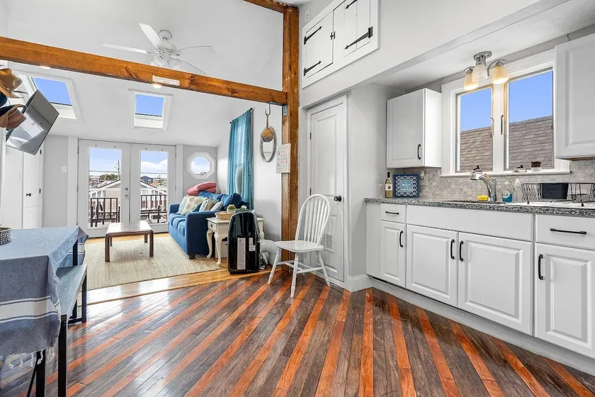 Hampton Condo by Beach & Casino Ballroom - Image 1