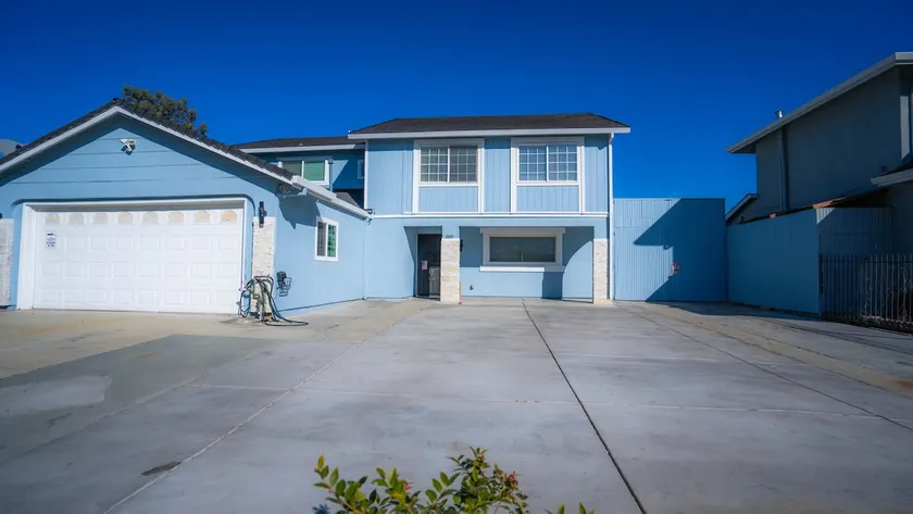 newly remodeled, no stairs - Image 1