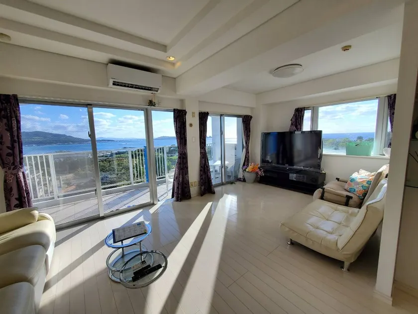 [4A] Walk to Aquarium, 3 mins to Airport bus, 68m2 - Image 1