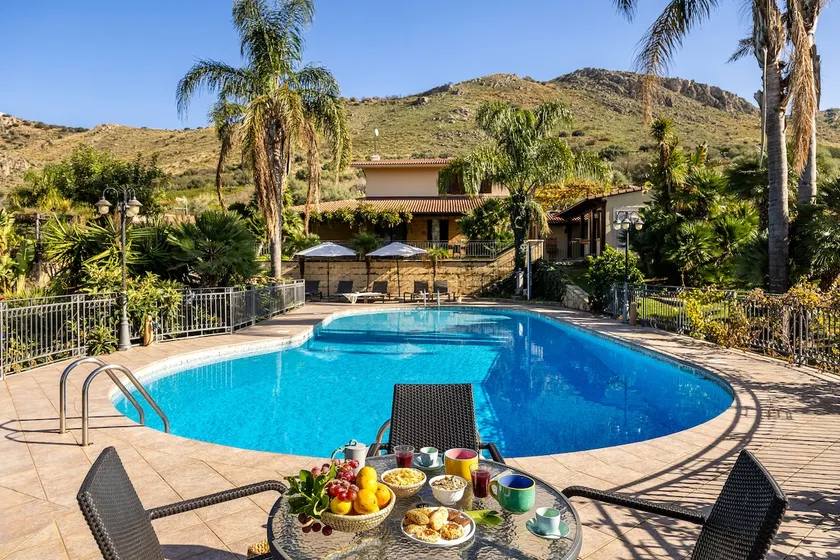 Villa Zagara Swimming Pool and Seaview - Image 1