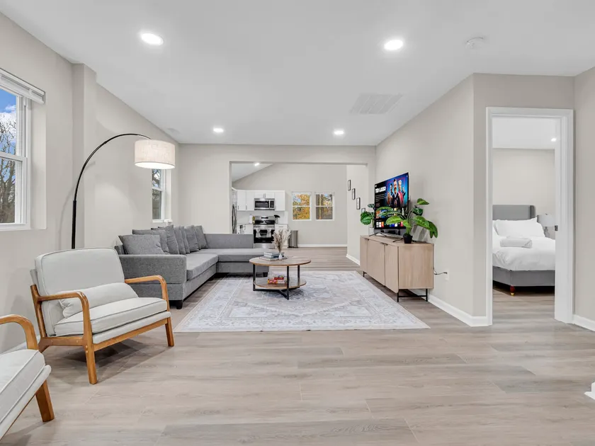 Stylish Noblesville Retreat, 15 min to Ruoff, Deck - Image 1