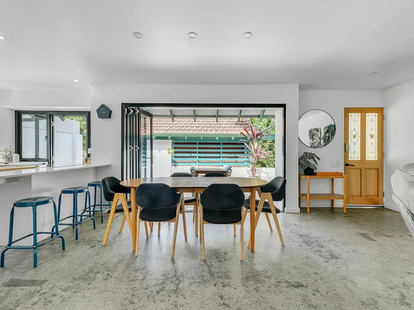 Two-Bedroom Pet Friendly Stay - Image 1