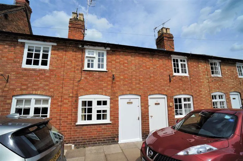 Stylish Stratford Old Town home - Image 1