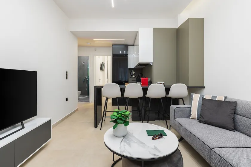 Solange by halu! 2-BD apt next to metro station - Image 1