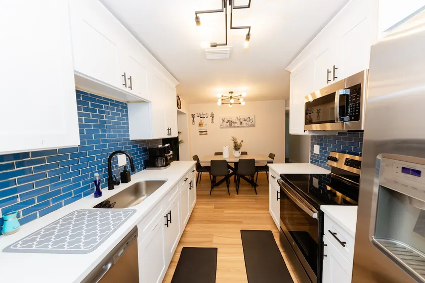 Delightful Retreat House/7 miles to beach downtown - Image 1