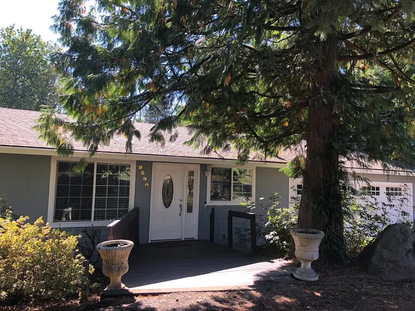 Beautiful Cedar Mill House - Image 1