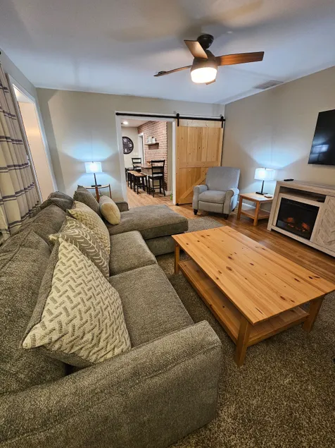 Heart of Smyrna 3 bd near all - Image 1