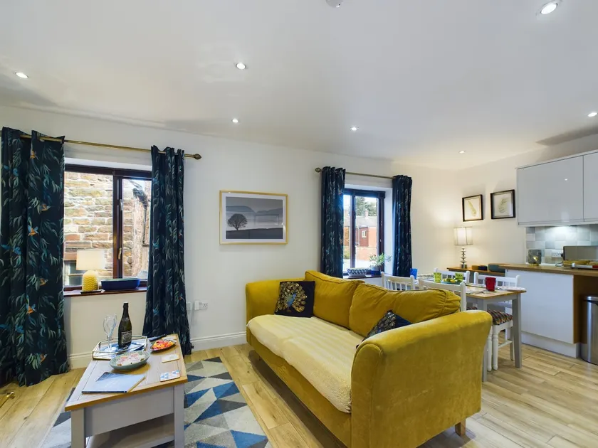 Joiners Loft lakes, dog friendly - Image 1