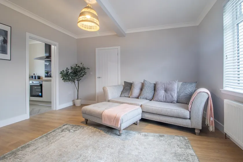 Westlea House - Spacious 3-Bed Home in Airdrie - Image 1