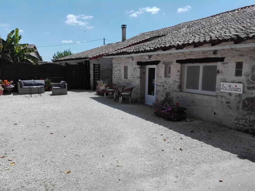 Les Rosiers - Image 1