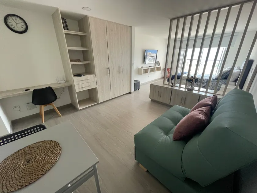 New and quiet loft with balcony and parking - Image 1