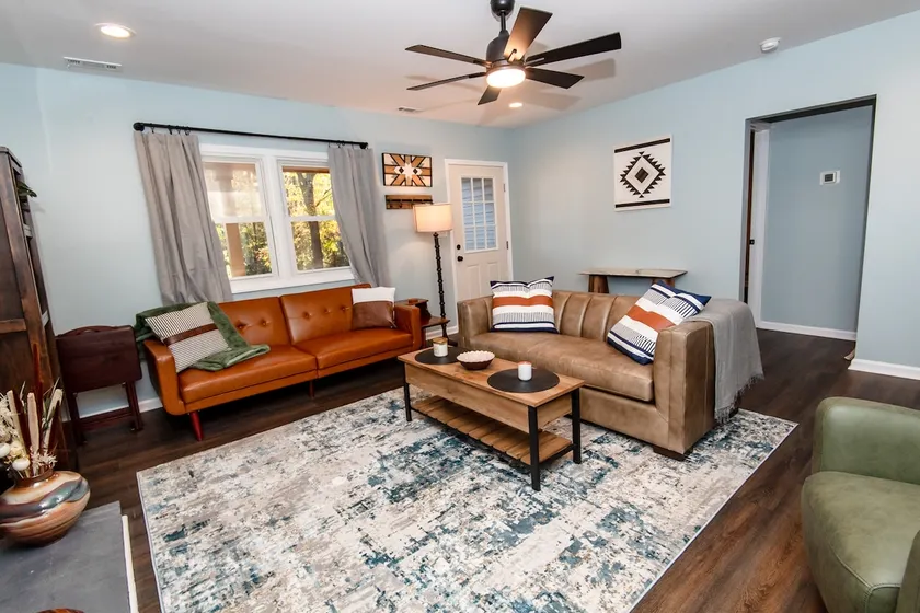 Cozy Quiet Bungalow - Downtown ! - Image 1