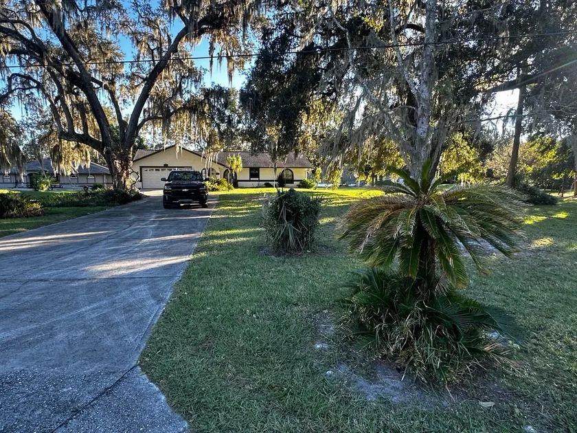 Floral City Get Away - Image 1
