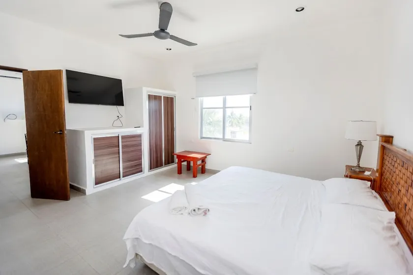 Beautiful apartment steps from the beach - Image 1